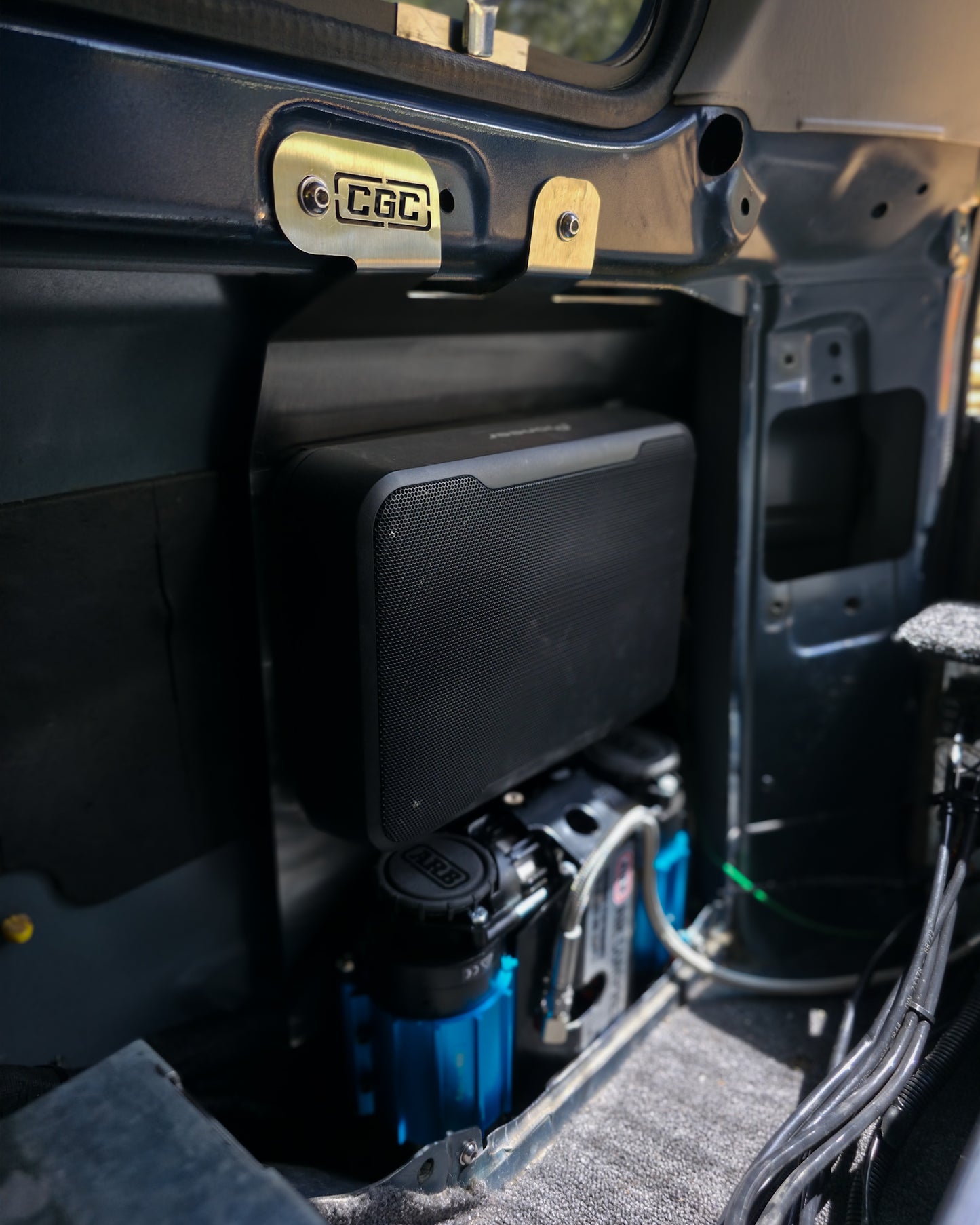 Compressor mount to suit 80 series landcruiser.