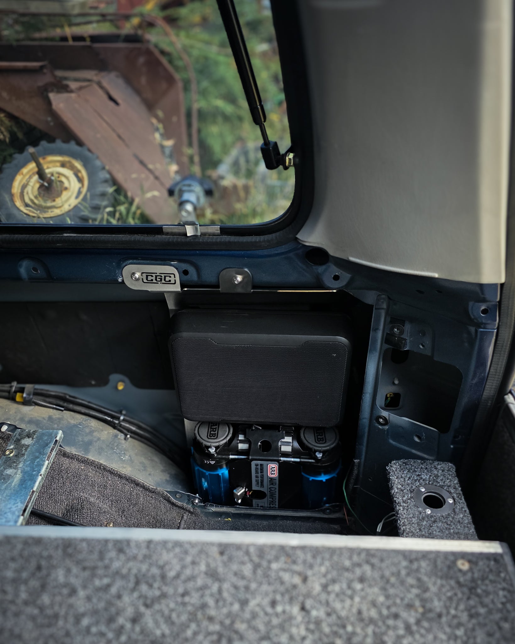 Optimise your interior cabin space with our custom Laser cut and CNC folded universal rear quarter bracket. Suits ARB Twin, Single compressors and slimlime subwoofer.