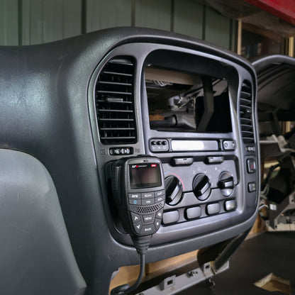UHF Handheld and Pass through mount Suits 1998-2002 100 & 105 Series Landcruiser and GME MB207 Uniden MMH UHF Magnetic Microphone Mount.